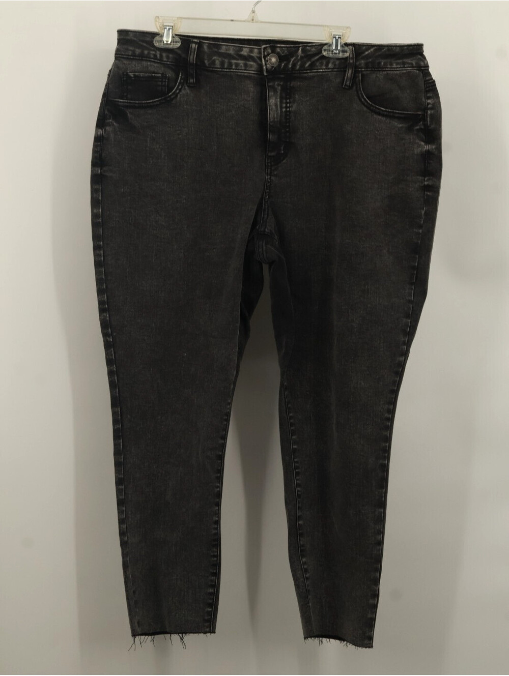 AVA & VIV Womens Mid Rise Skinny Jeans Size 18 Black Wash Raw Hem Stretch Denim